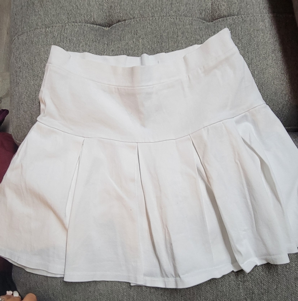 White Pleated Skirt Size XL